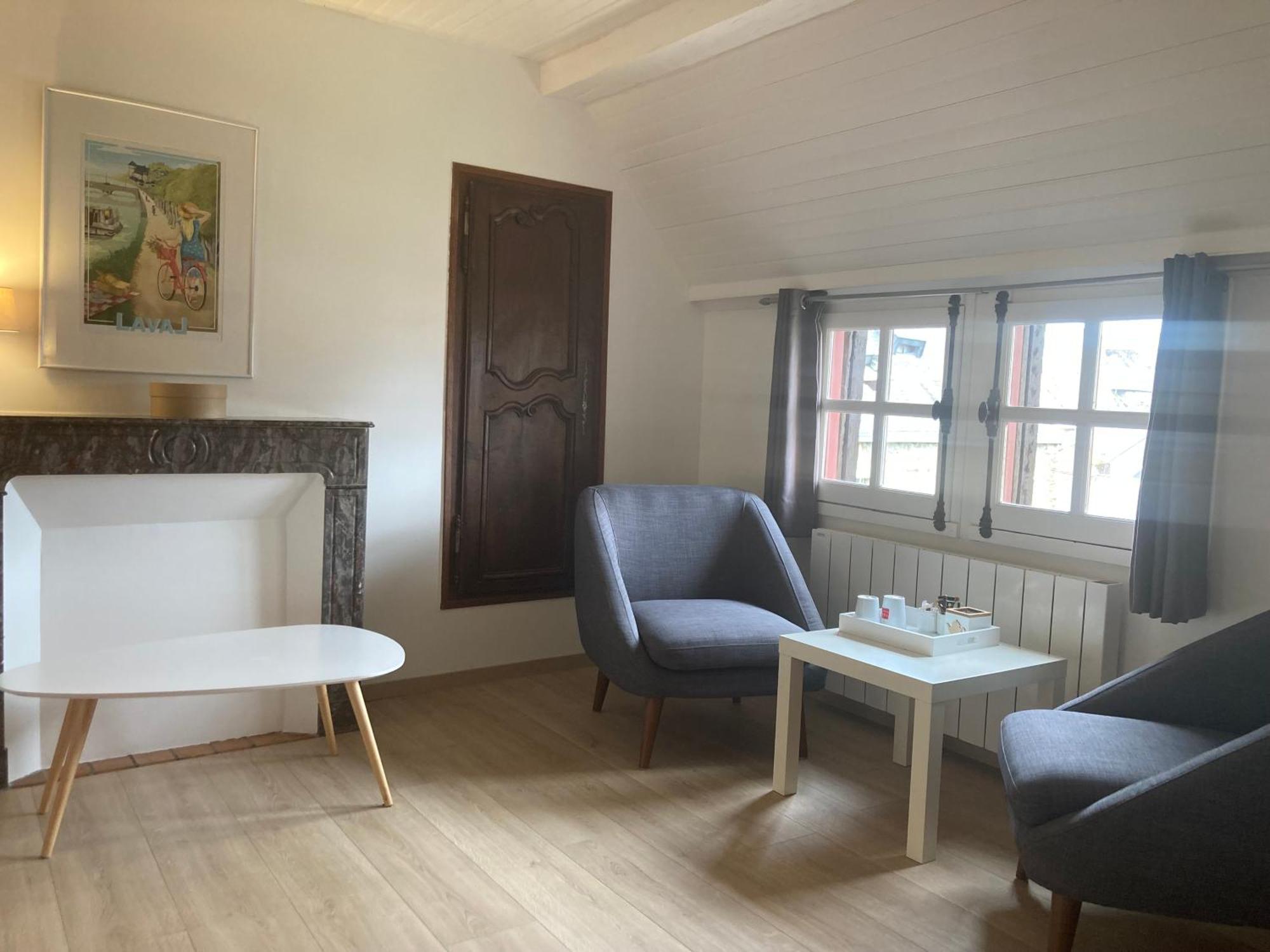 Le Logis Du Vassal Bed & Breakfast Laval  Exterior photo